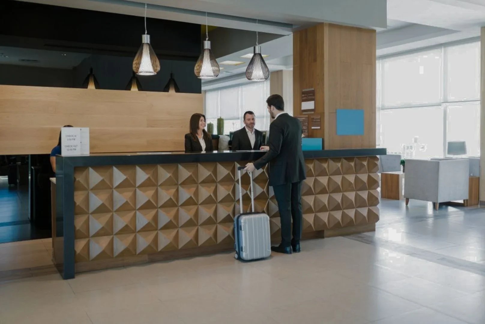 Integrasi Total  Panduan Membangun Sistem Hospitality  untuk Hotel Modern.